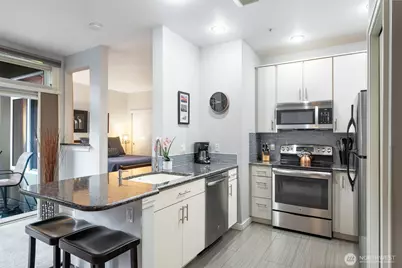 2415 2nd Avenue #449, Seattle, WA 98121 - Photo 5