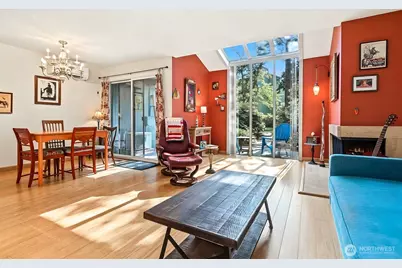 13730 15th Avenue NE #F105, Seattle, WA 98125 - Photo 3