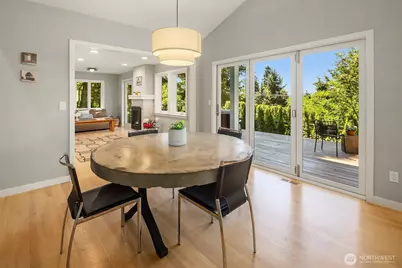 5610 W Mercer Way, Mercer Island, WA 98040 - Photo 5