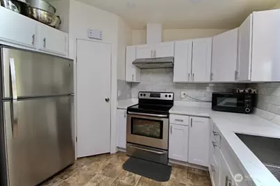 2101 S 324th Street #27, Federal Way, WA 98003 - Photo 9