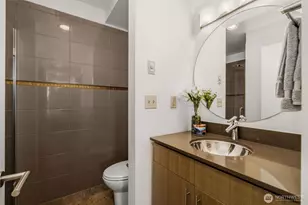 500 5th Ave W, Seattle, WA 98119 - Photo 17