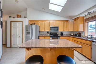 10224 189th Street Ct E, Puyallup, WA 98374 - Photo 7