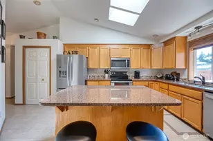 10224 189th St Ct E, Puyallup, WA 98374 - Photo 7