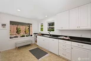 922 NE 150th St, Shoreline, WA 98155 - Photo 15