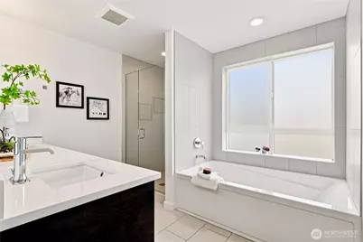 313 Valley Street, Seattle, WA 98109 - Photo 17