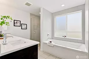 313 Valley St, Seattle, WA 98109 - Photo 17