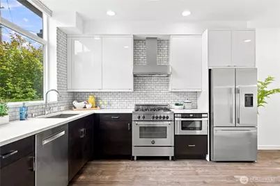 313 Valley Street, Seattle, WA 98109 - Photo 5