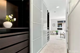 313 Valley St, Seattle, WA 98109 - Photo 15