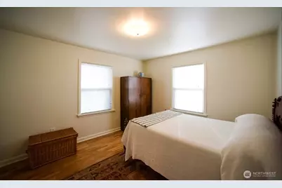 9202 17th Avenue SW, Seattle, WA 98106 - Photo 5
