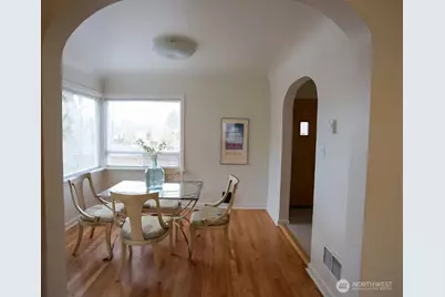 9202 17th Avenue SW, Seattle, WA 98106 - Photo 3