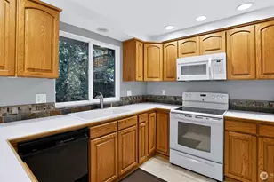 16516 SE 254th Pl, Covington, WA 98042 - Photo 9