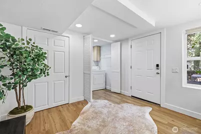 626 W Emerson Street, Seattle, WA 98119 - Photo 15