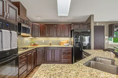 18316 68th Avenue W, Lynnwood, WA 98037 - Photo 9