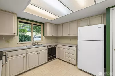 3322 102nd Avenue NE, Bellevue, WA 98004 - Photo 13