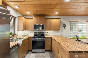 621 Sunflower Ln, Bellingham, WA 98226 - Photo 9