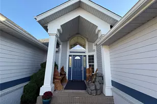 2557 Lakeridge Dr, Ferndale, WA 98248 - Photo 3