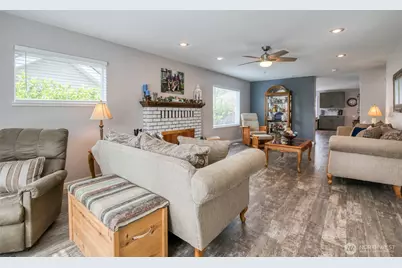 218 B Street, Cosmopolis, WA 98537 - Photo 17