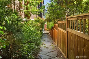 2423 N 75th St, Seattle, WA 98103 - Photo 3
