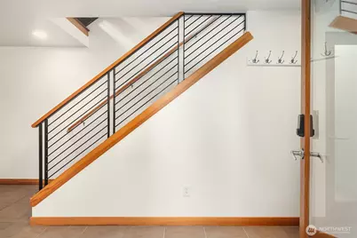 2423 N 75th Street, Seattle, WA 98103 - Photo 5