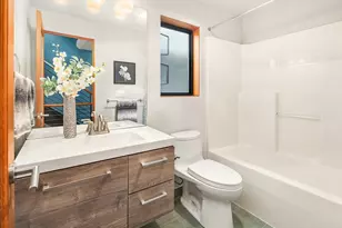 2423 N 75th St, Seattle, WA 98103 - Photo 11