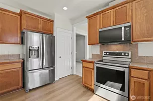 2021 NE 25th Pl, Renton, WA 98056 - Photo 11