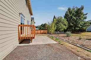 2021 NE 25th Pl, Renton, WA 98056 - Photo 35