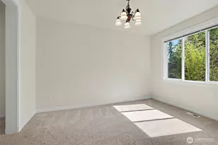 2021 NE 25th Pl, Renton, WA 98056 - Photo 9