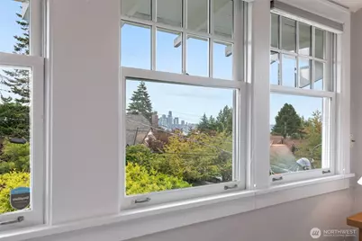 1557 Thorndyke Avenue W, Seattle, WA 98199 - Photo 19
