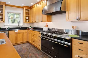 3234 NW 69th St, Seattle, WA 98117 - Photo 13