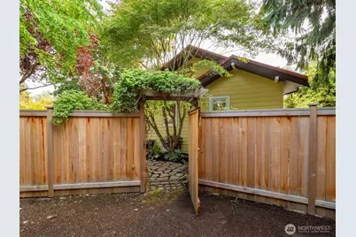 3234 NW 69th Street, Seattle, WA 98117 - Photo 33