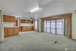 10718 63rd St E, Puyallup, WA 98372 - Photo 5
