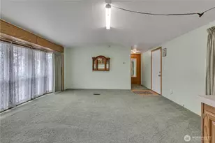 10718 63rd St E, Puyallup, WA 98372 - Photo 7