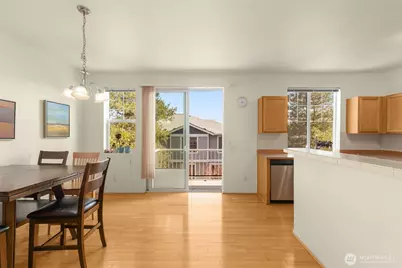 6895 Holly Park Drive S, Seattle, WA 98118 - Photo 13