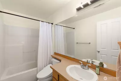 6895 Holly Park Drive S, Seattle, WA 98118 - Photo 21