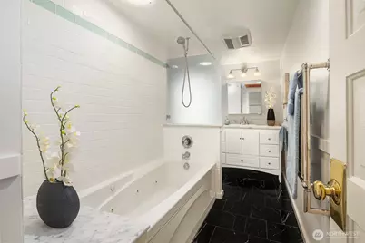 6827 28th Avenue NE, Seattle, WA 98115 - Photo 19