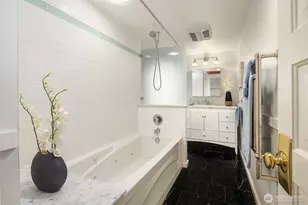 6827 28th Ave NE, Seattle, WA 98115 - Photo 19
