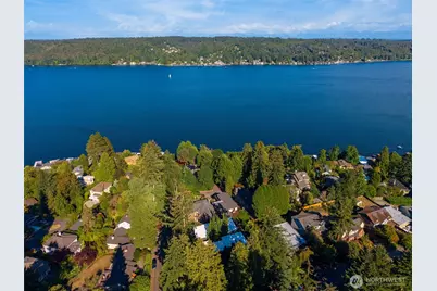 12069 Lakeside Place NE, Seattle, WA 98125 - Photo 23