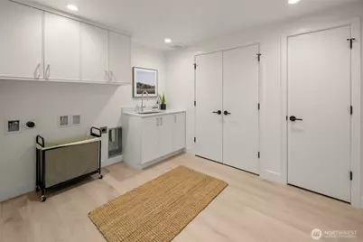 12069 Lakeside Place NE, Seattle, WA 98125 - Photo 33