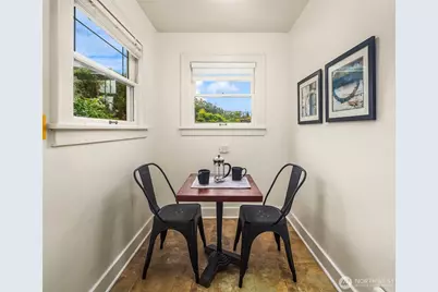 2609 Queen Anne Avenue N, Seattle, WA 98109 - Photo 13