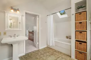 2609 Queen Anne Ave N, Seattle, WA 98109 - Photo 21