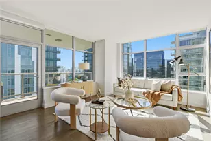 583 Battery St, Seattle, WA 98121 - Photo 3