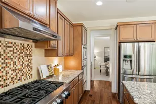 10711 Elliston Way NE, Redmond, WA 98053 - Photo 11