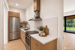 10234 NE 20th Pl, Bellevue, WA 98004 - Photo 13