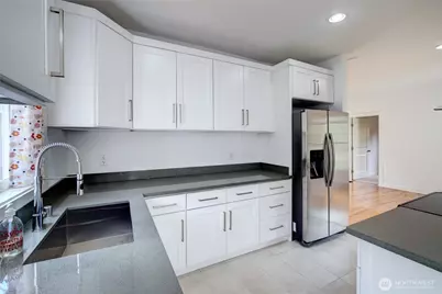 9234 36th Avenue SW, Seattle, WA 98126 - Photo 7