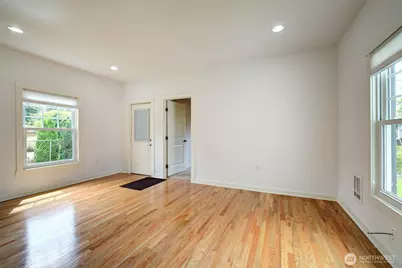 9234 36th Avenue SW, Seattle, WA 98126 - Photo 3