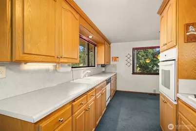 8619 Maple Lane, Edmonds, WA 98026 - Photo 11
