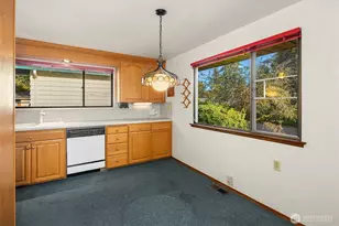 8619 Maple Ln, Edmonds, WA 98026 - Photo 13