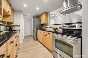 1250 Taylor Ave N, Seattle, WA 98109 - Photo 11