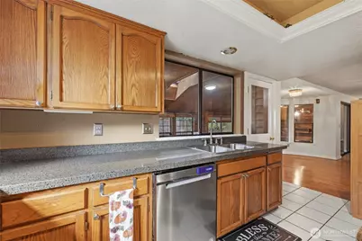 5704 69th Avenue Ct W, University Place, WA 98467 - Photo 9