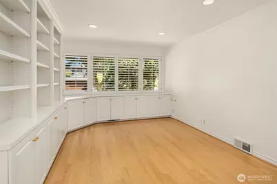 1425 Broadmoor Drive E, Seattle, WA 98112 - Photo 11